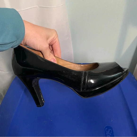 Clarks Collection Patent Leather Peep Toe Pumps Size 9 - Picture 6 of 8